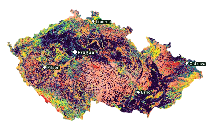 Map of Czechia: forest cover in 2000 from dark purple (none) to yellow (dense), and forest lost since 2001 from red (early years) to white (recent)